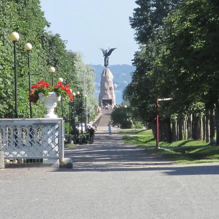 Апартаменты 1 Bedroom Near Kadriorg Swan Pond Таллин